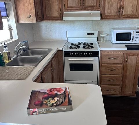 3rd image of 1402 S Cage Blvd Unit 337