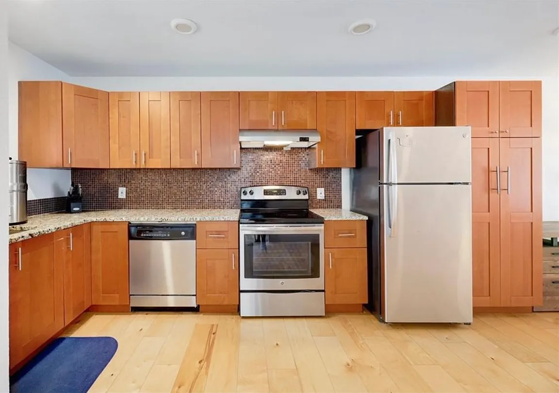 2 bed, 900 sqft, $1,650 — Photo 1