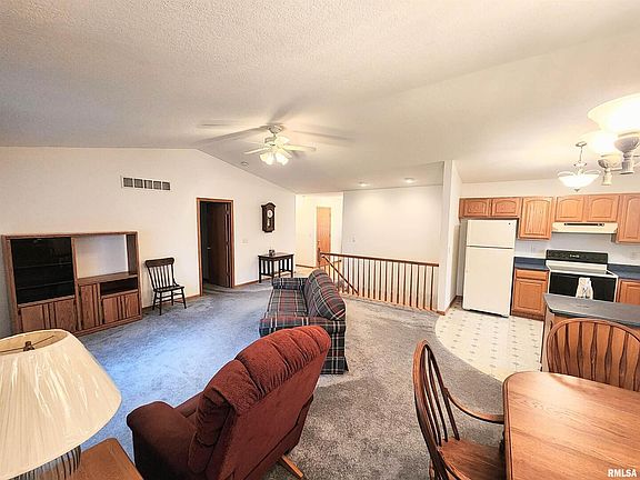 5th image of 2728 Linwood Ct