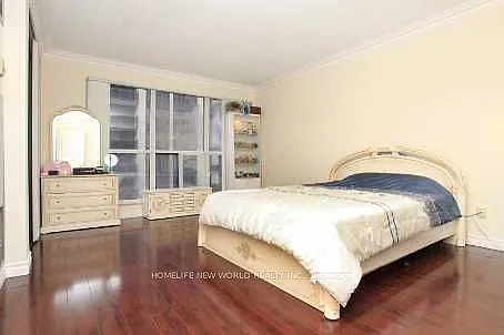 18 Hollywood Ave #701 — Photo 8
