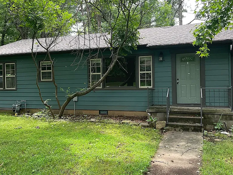 1231 S Maxwell Dr — Photo 1
