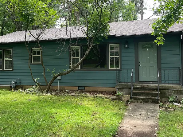 1231 S Maxwell Dr, Fayetteville, AR 72703