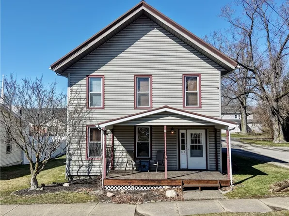 142 E Clay St, Fredericksburg, OH 44627