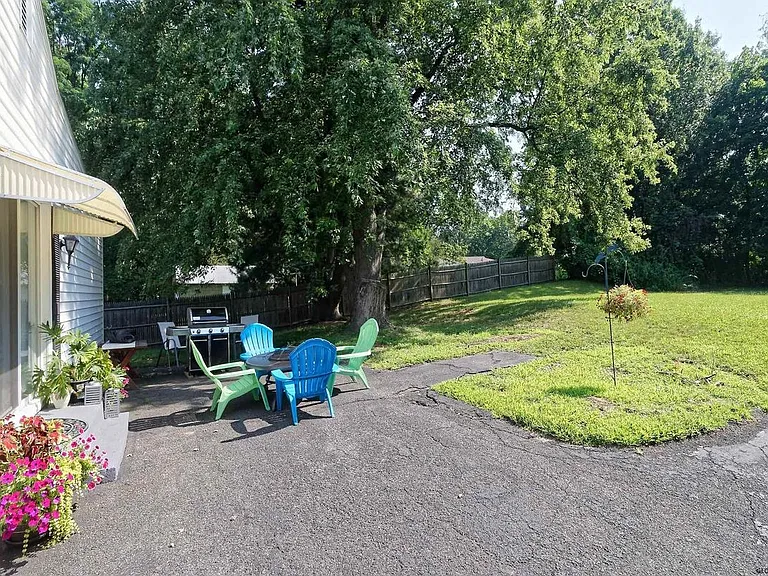 263 N Greenbush Rd — Photo 22