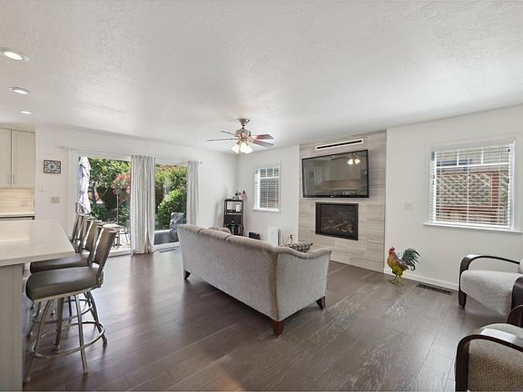 3rd image of 759 Istvan Road