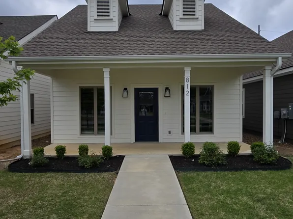 812 NE Heights Ln, Bentonville, AR 72712