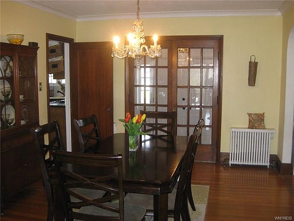 4th image of 42 Hyledge Dr