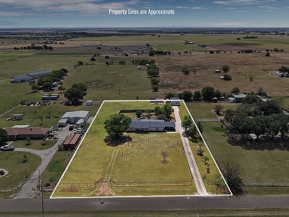 2nd image of 452 E Pecan Tree Rd