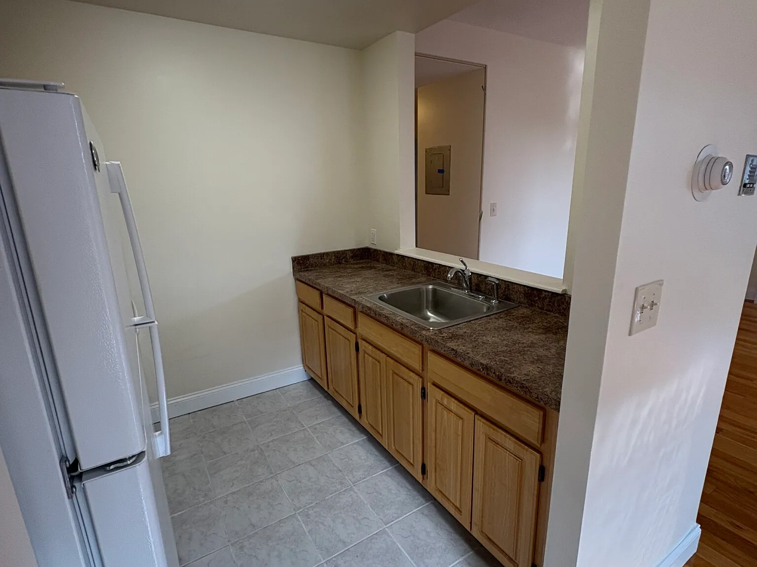 2 bed, 999 sqft, $4,100 — Photo 4