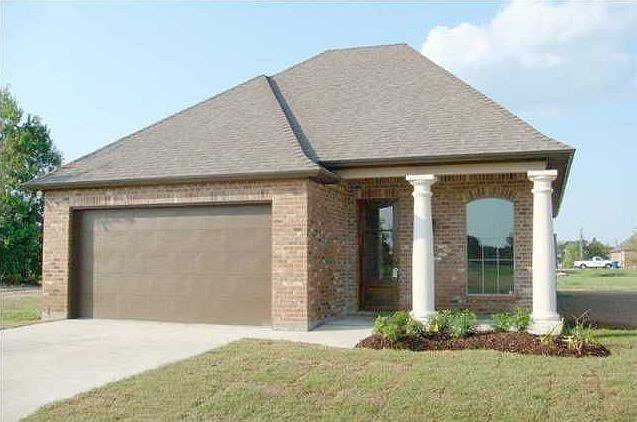 1st image of 132 Clover Leaf Dr