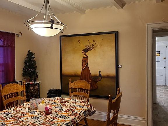 4th image of 54 Saint James Pl