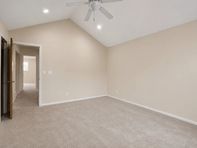 110 Thistle Ct — Photo 11