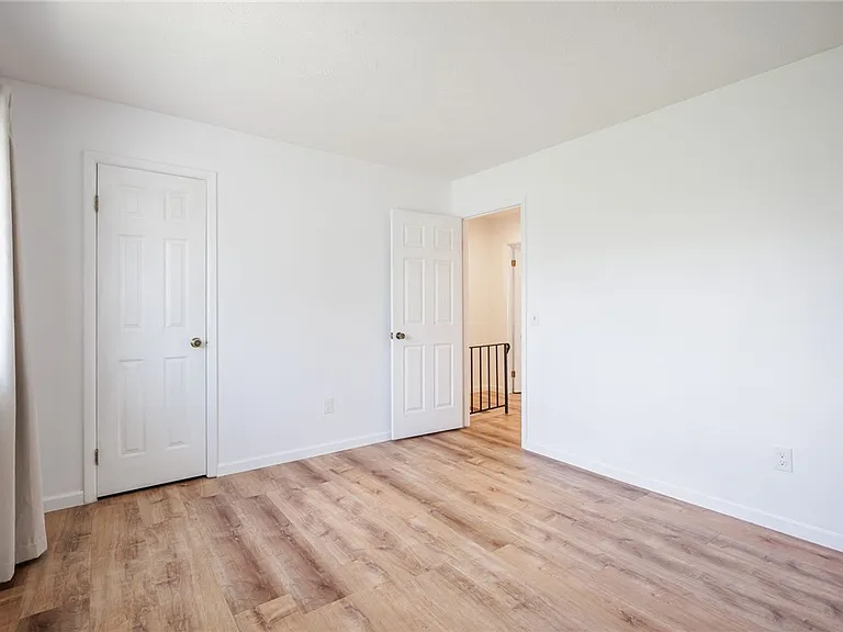 678 Eastbrooke Ln — Photo 15