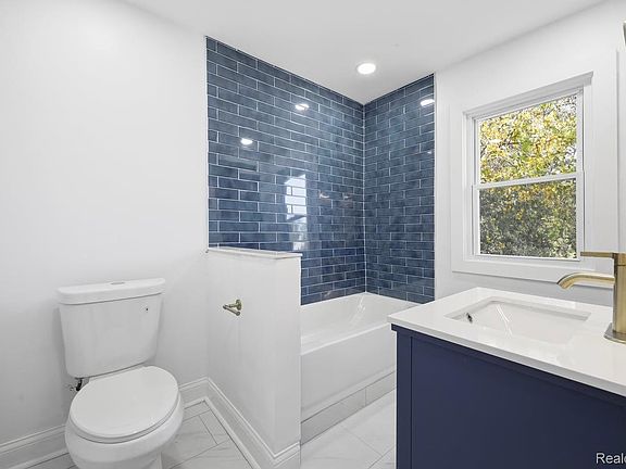 4th image of 16185 Ilene St