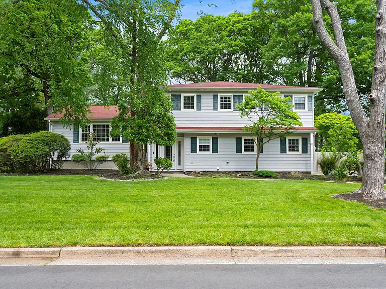 10 Woodruff Rd — Photo 1