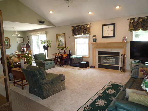 5th image of 210 Curwick Dr