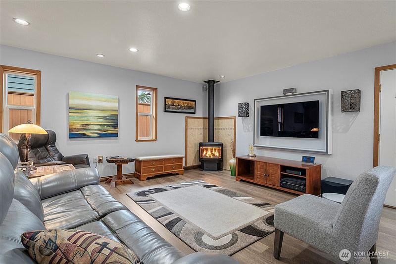 2nd image of 24648 96th Avenue S