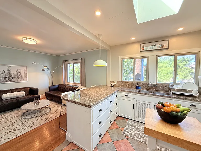 2801 Telegraph Ave — Photo 8