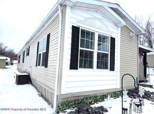 318 Ayla Ln, Dalton, PA 18414