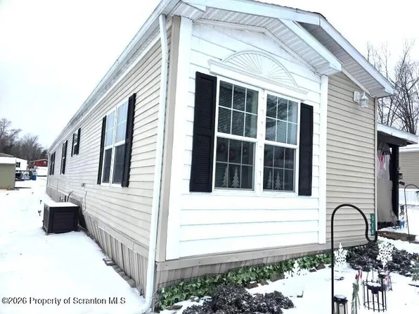 318 Ayla Ln, Dalton, PA 18414