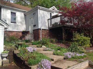 61 Lindbergh Ln, New City, NY 10956