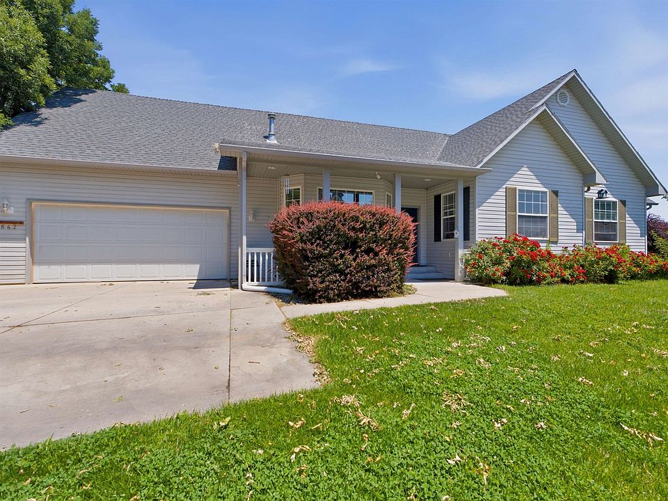 1st image of 642 Country Lane Ct