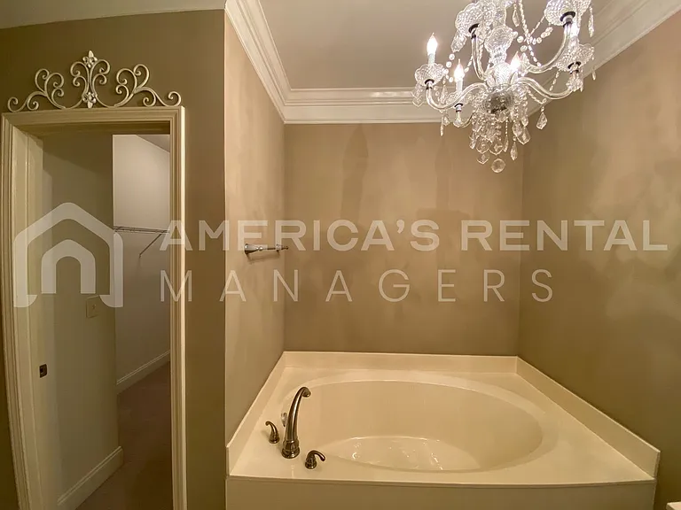 4230 Lochshire Ln — Photo 21