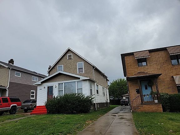 2nd image of 2440 Grovewood Ave