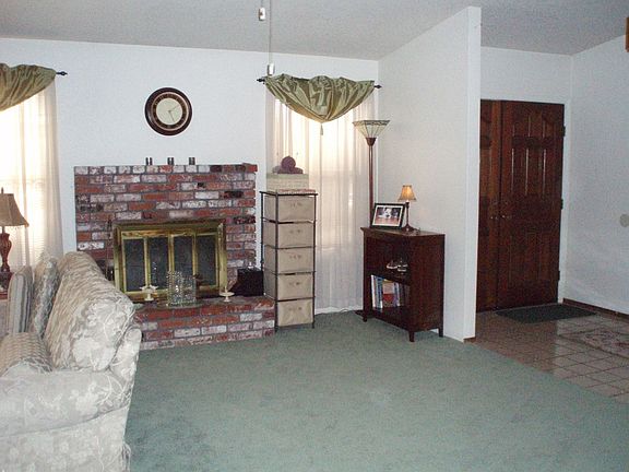 3rd image of 1134 Mammoth Dr