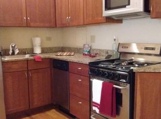 424 W Fullerton Pkwy, Chicago, IL 60614