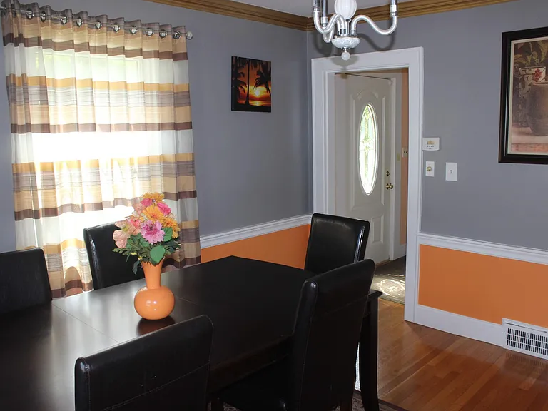 Dining room - pic taken from kitchen.