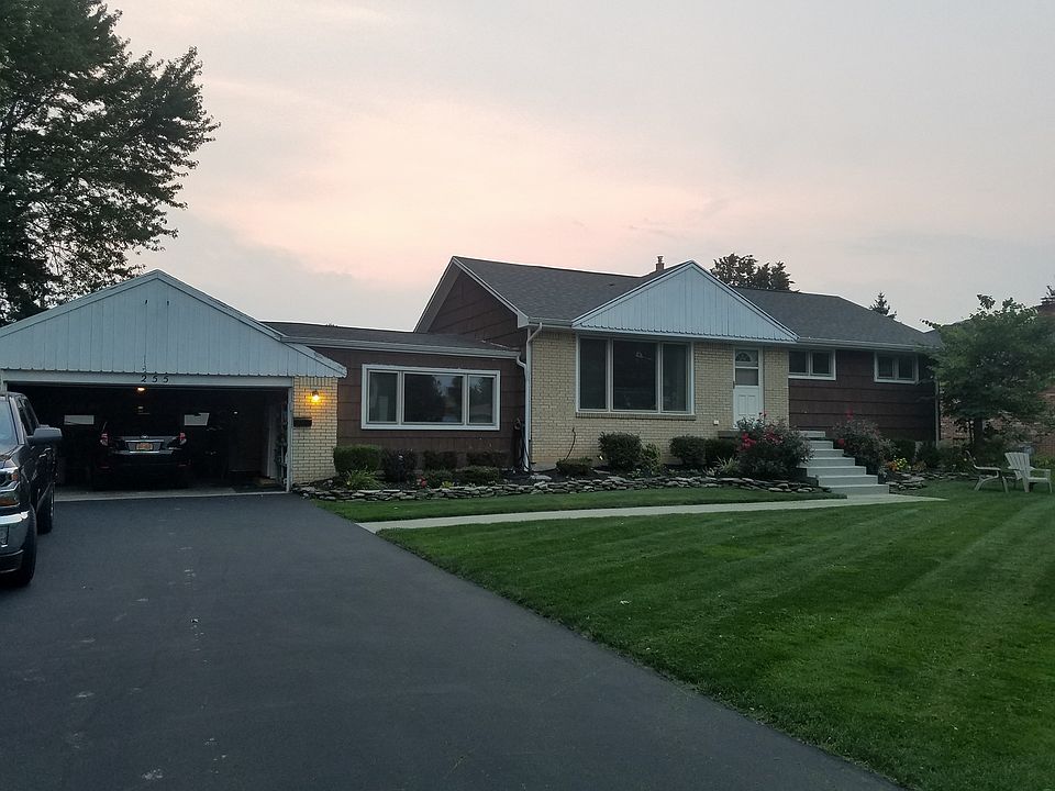 1st image of 255 Oakwood Dr