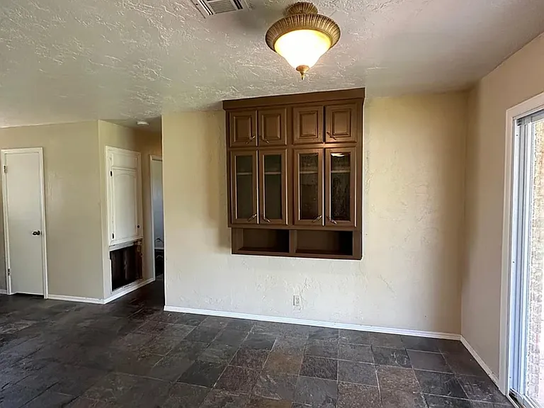 421 S Meadow Ln — Photo 17