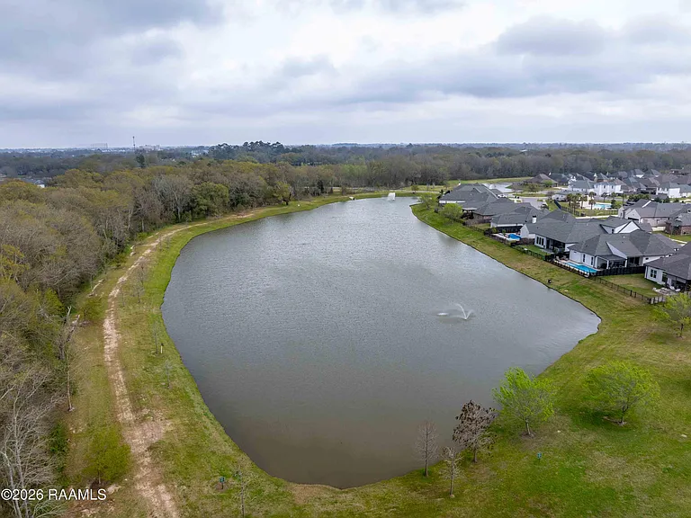 110 Olivewood Dr — Photo 43