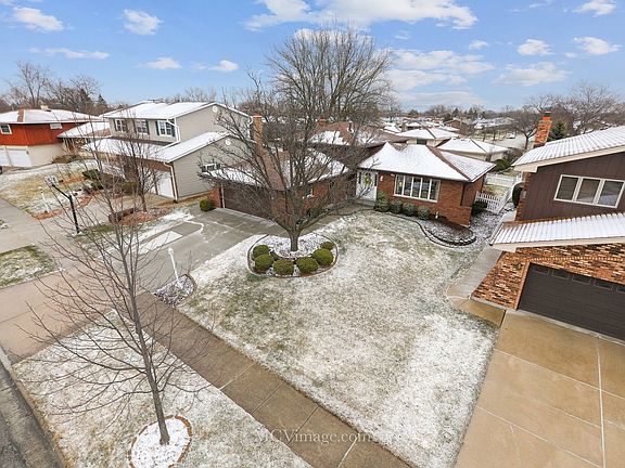 2nd image of 15637 La Paz Dr