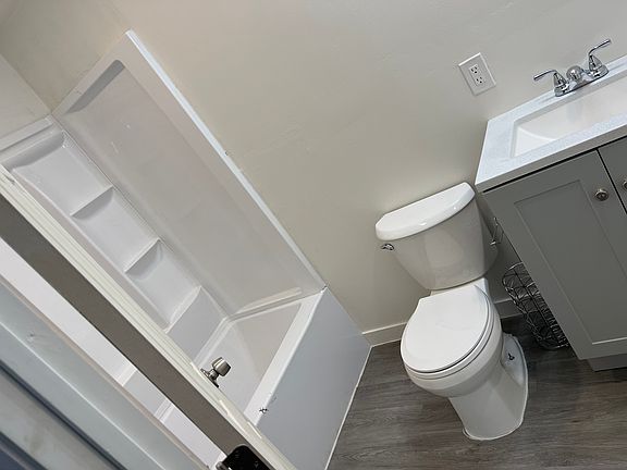 5th image of 3250 Vista Ave #3250