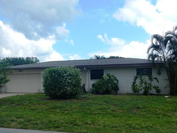 2nd image of 411 Banyan Way