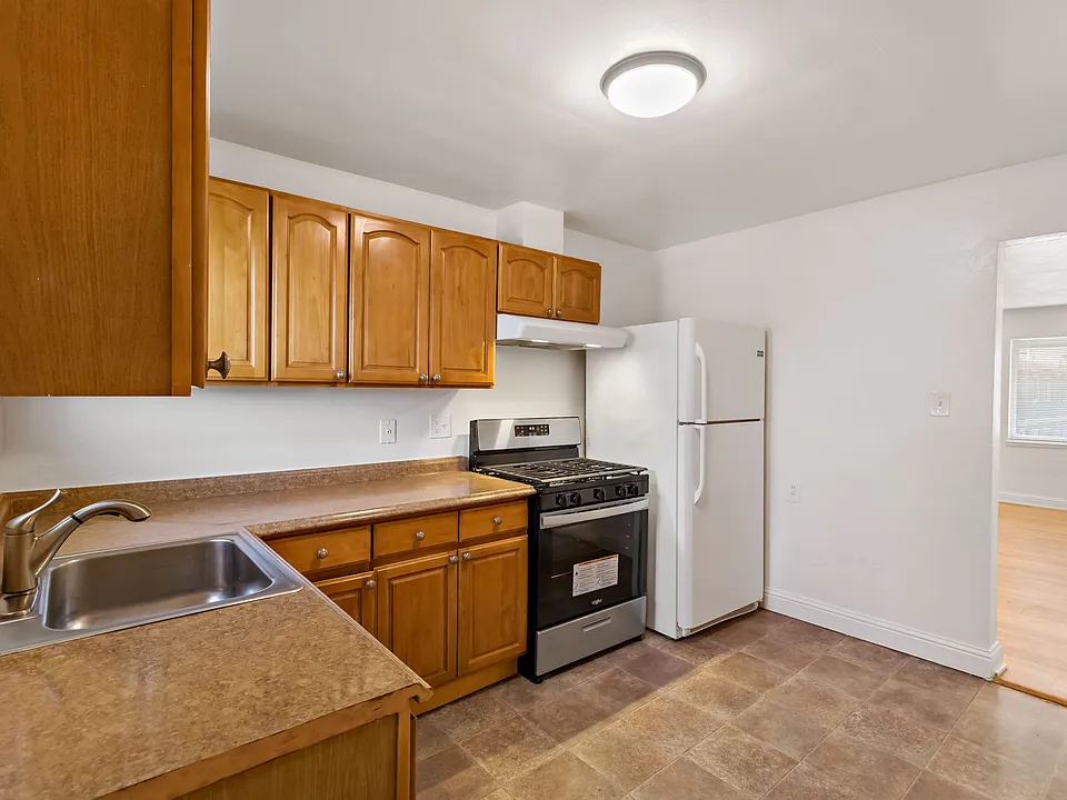 201 Sanford Ave #1304