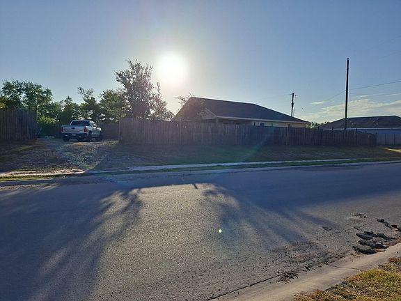 3rd image of 102 Sunflower Rd