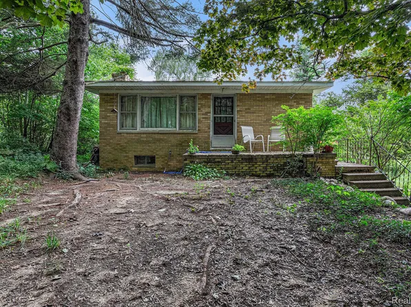 548 Munger Rd, Holly, MI 48442