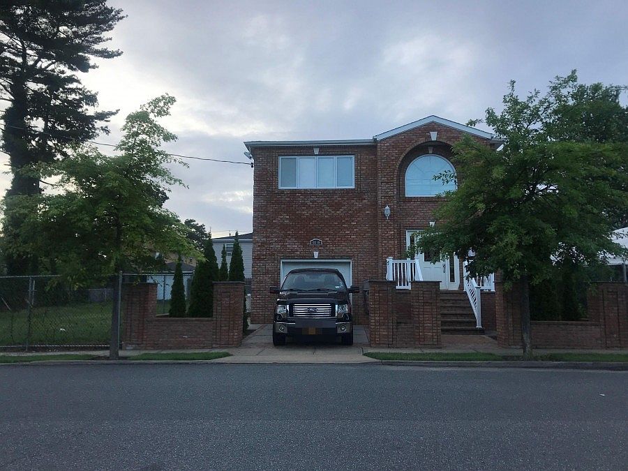 1st image of 18809 Pineville Ln