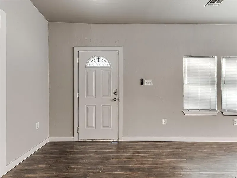 2 bed, 1152 sqft, $1,500 — Photo 2