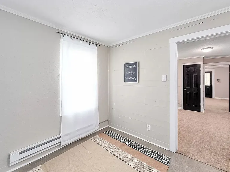 1031 N Harris St — Photo 5