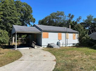 94 Beaver Dam Rd, Bellport, NY 11713