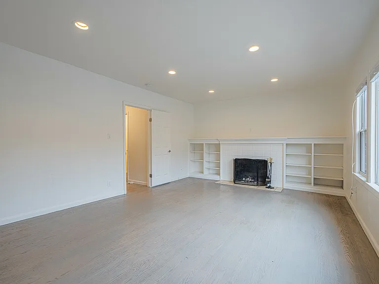 4211 Martin Luther King Jr Way — Photo 15