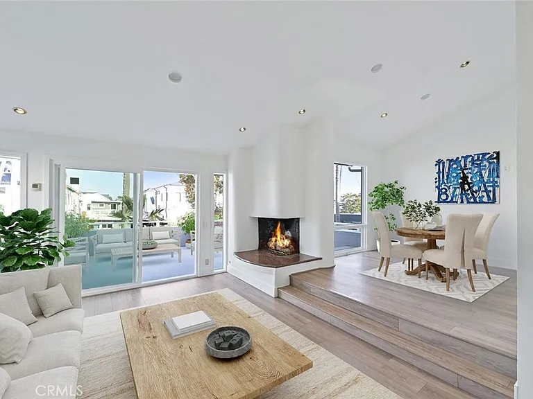 411 Goldenrod Ave #B — Photo 2