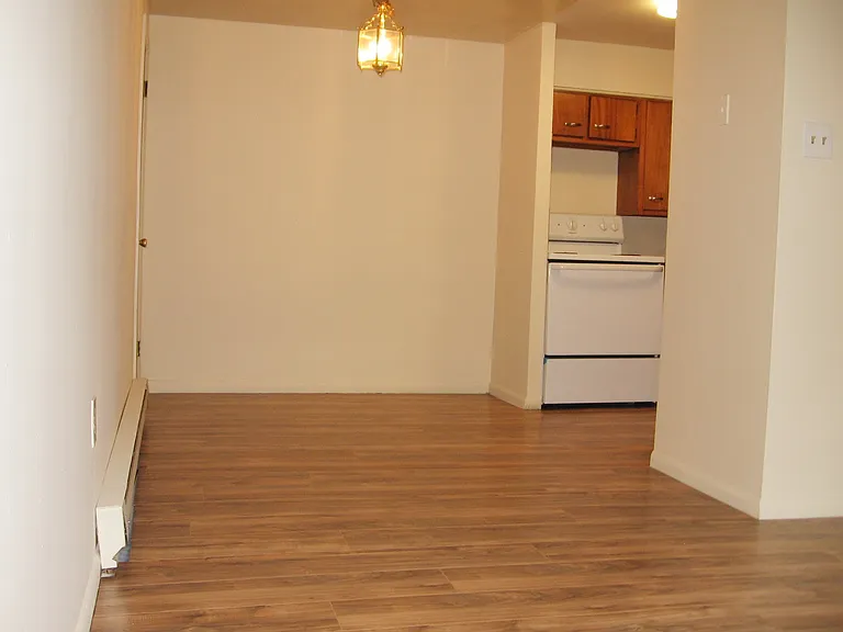 1225 S Lumber St — Photo 5