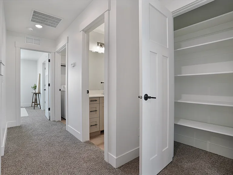 Valo At Bellin Townhomes — Photo 22