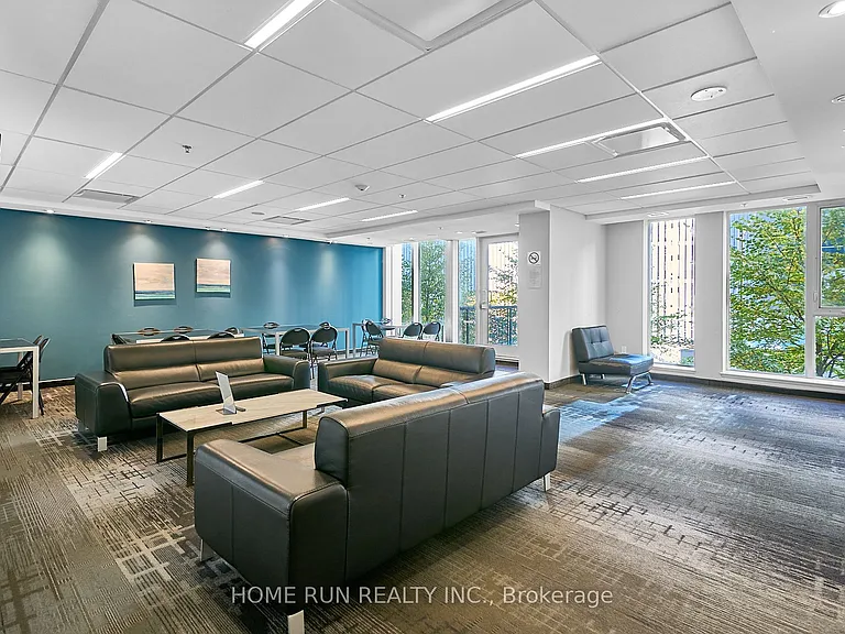 40 Nepean St #2703 — Photo 36