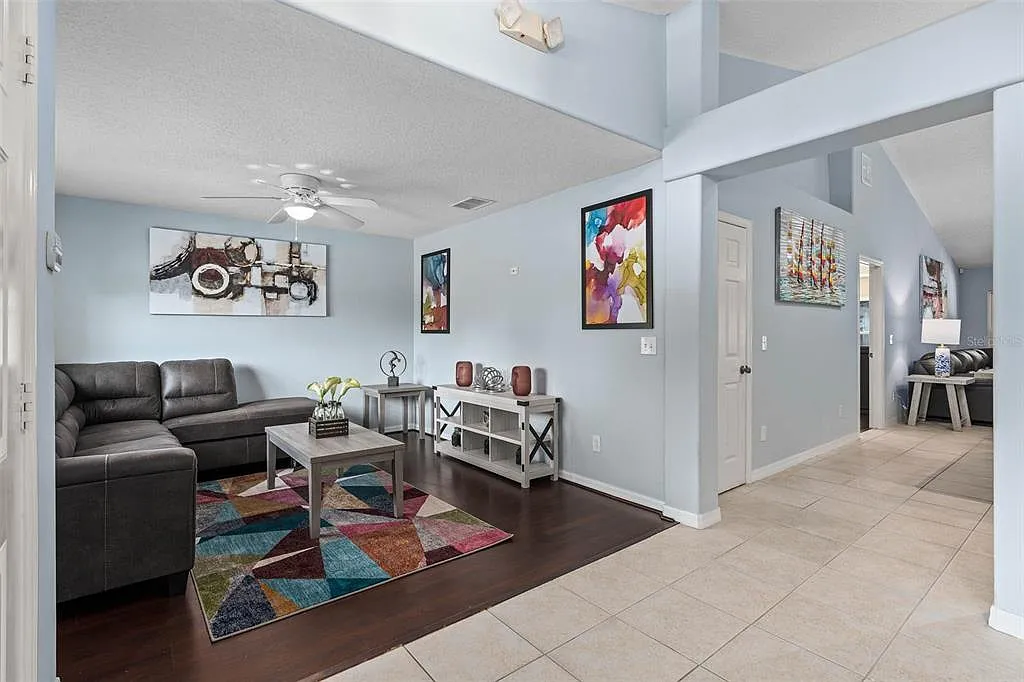 4 bed, 3.0 bath, 2589 sqft, $3,000 — Photo 4